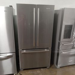 Jenn-Air French Door Bottom Freezer Pull Out Ice Maker And Water Inside Counter Death Free Delivery Vancouver Area