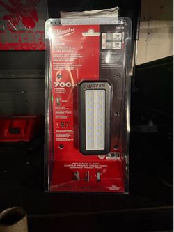 Milwaukee M12 ROVER Service and Repair Flood Light with USB Charging