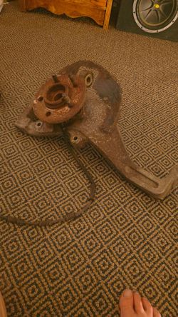 2004 Ford explorer passenger front knuckle spindle