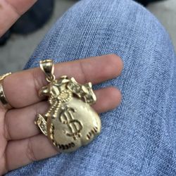 10 K Money Bag Pendant
