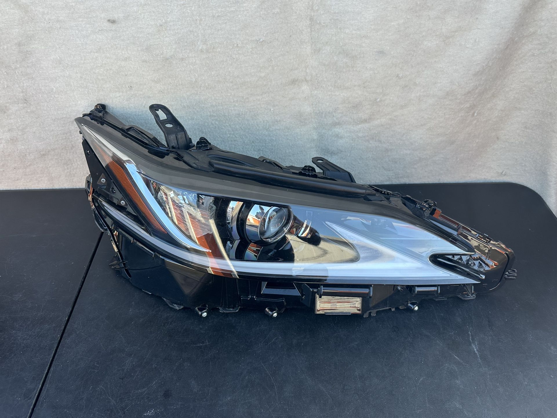 2019 - 2020 - 2021 LEXUS ES300 ES350 ES RIGHT PASSENGER LED HEADLIGHT OEM
