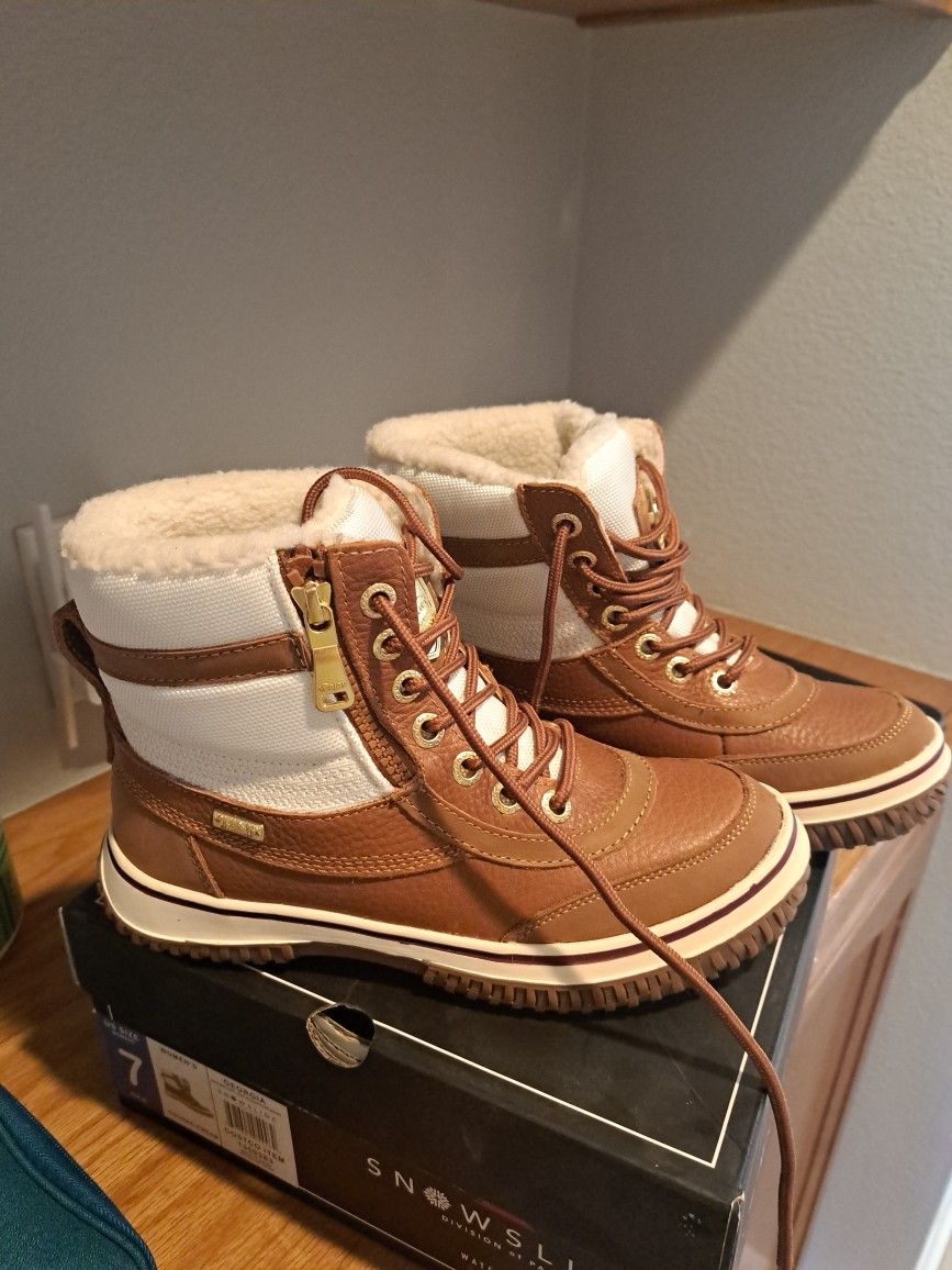 Boots Brand NEW IN BoX Size 7 Pajar