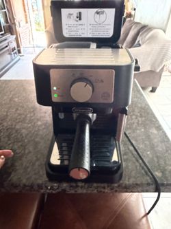 De'Longhi - Stilosa 15 Bar Pump Espresso Machine - Black and Stainless 4.4(1,224)