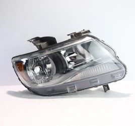Chevy Colorado driver headlight
