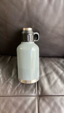 64 oz/1.9L Vacuum Water bottle