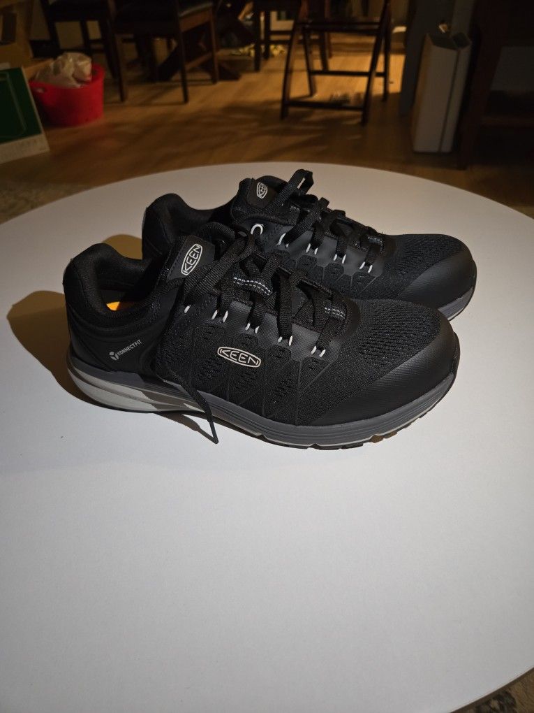 Brand New Keen Vista Shoes