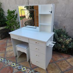 Light Up Vanity Power Plugs Drawers Chair