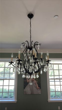 Chandelier 200 or best offer