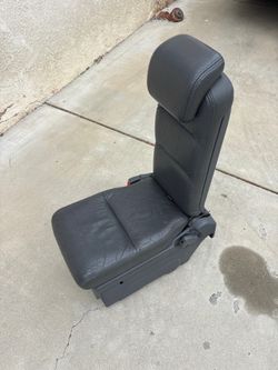 OEM 2005-2010 Honda Odyssey 2nd Row Center Jump Seat - Gray Leather $60