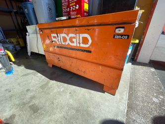 Rigid metal toolbox