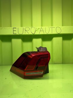 2018 2019 2020 2021 2022 2023 VOLKSWAGEN TIGUAN Left Driver Side Quarter Panel / Outer Tail Light OEM 2SD 013.266 - 03
