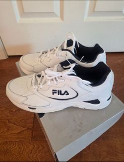 NEW Fila Tri Runner White/Navy Leather Athletic Running Shoes/ 10.5  USA in Original Box