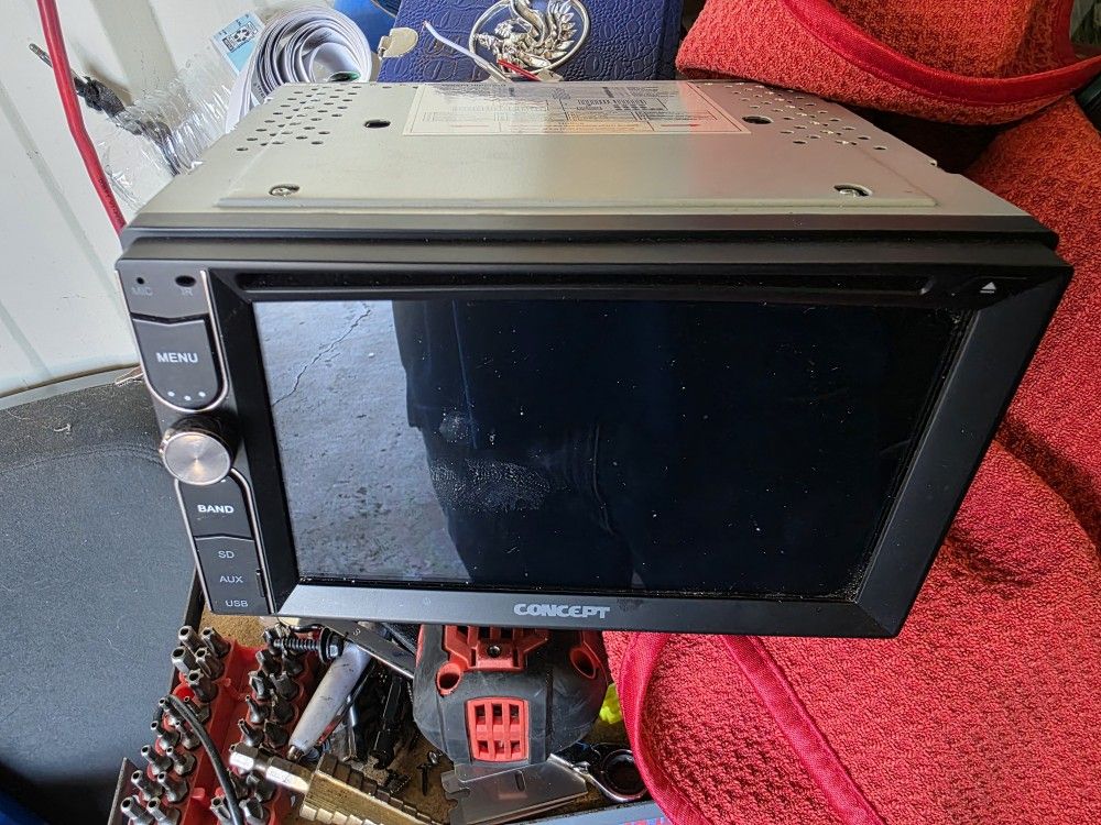 Concept Radio With Mirror Link