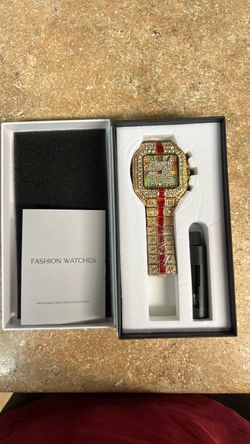 Iced Out Fashion Watch Gold Tone