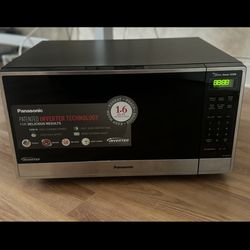 Microwave Panasonic -1.6 Cu. Ft. 1250 Watt