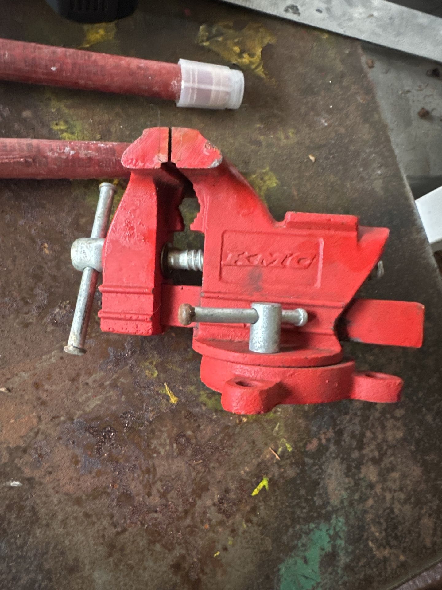 Small Swivel-Base Bench Vise – 3” Jaws – Great for Garage or Shop