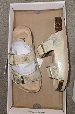 NWT Kids Gold Shimmer Sandals - Size 12