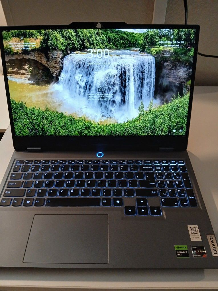 Lenovo - LOQ 15.6" Full HD Gaming Laptop - AMD Ryzen 5 7235HS - 12GB Memory - NVIDIA GeForce RTX 4050 - 512GB SSD - Luna Grey