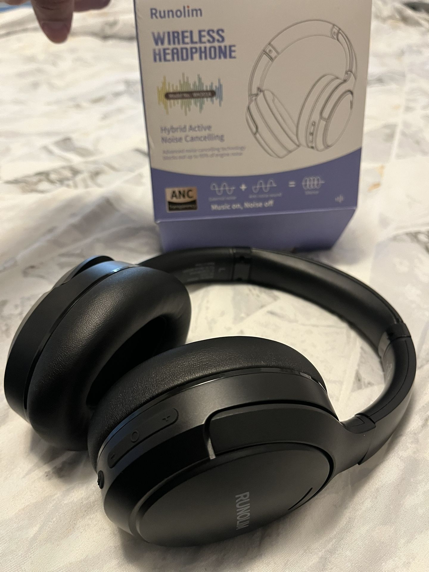 Headphones /bluetooth