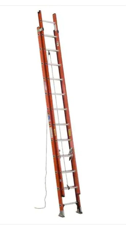 Werner Ladder 24ft   300 LBS