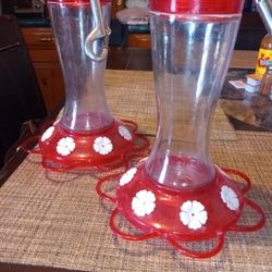 Hummingbird Feeders/Colgijes Para Colibris