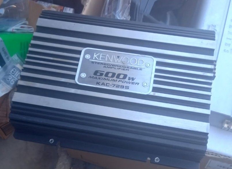 Kenwood KAC-729S car amplifier.