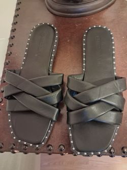Women sandals great condition size 8