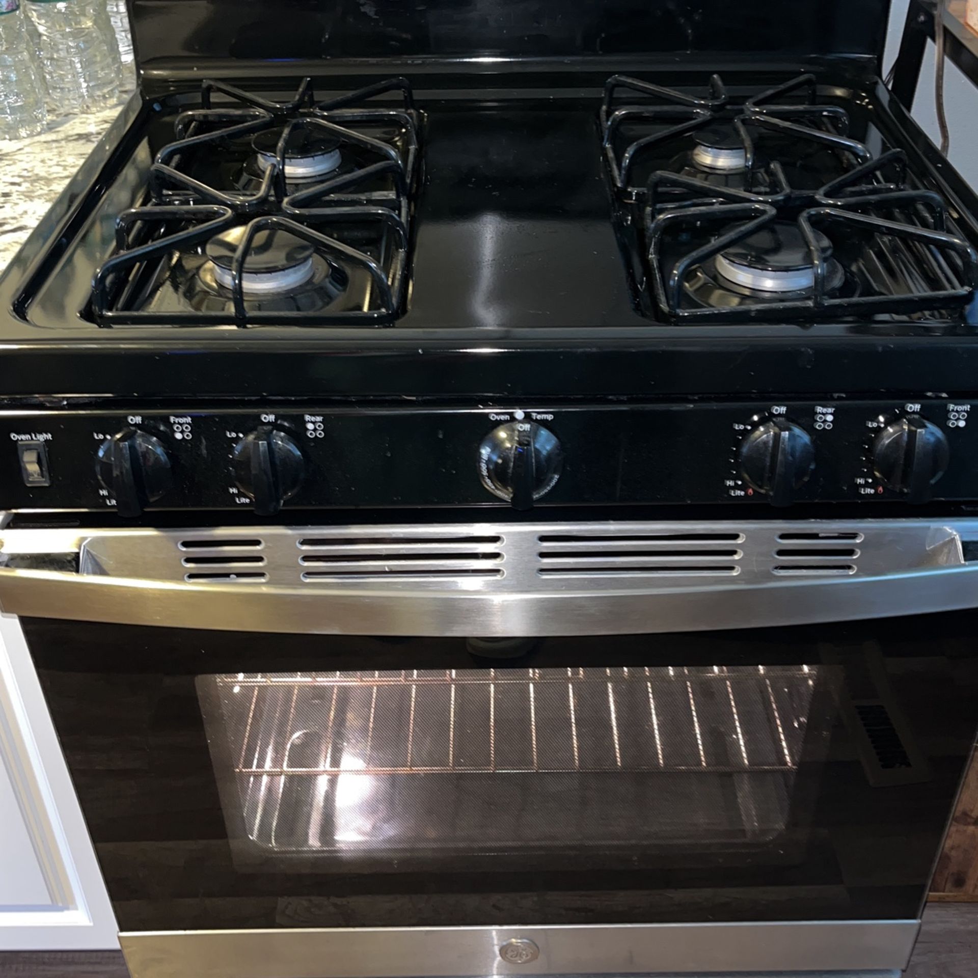 Rarely Used Like New Oven