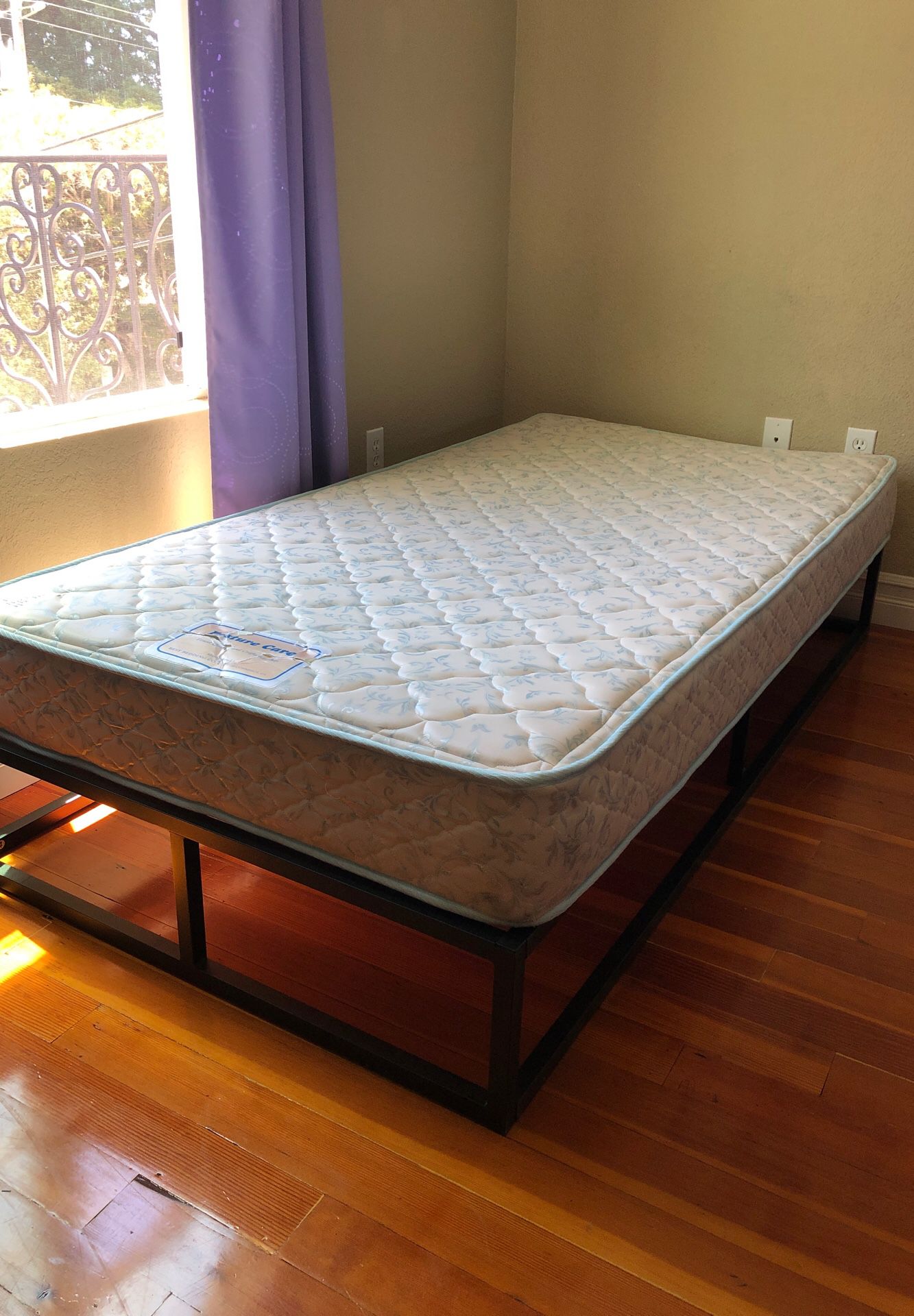 Twin size mattress and frame