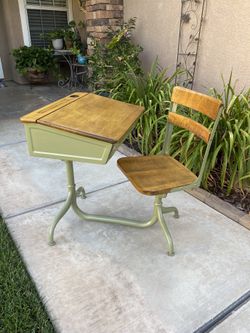 ANTIQUE “AMERICAN SEATING CO” TILT TOP CHILDRENS SCHOOL DESK W/ SWIVEL CHAIR (CIRCA 1930’S) 32”L X 24”W X 30”H