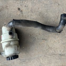 2016 Jeep Patriot Power Steering Fluid Reservoir With Attached Hose Parts 
