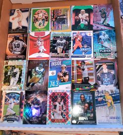 Lot of 800 random inserts and  short print Mixed Sports Trading Cards Lot