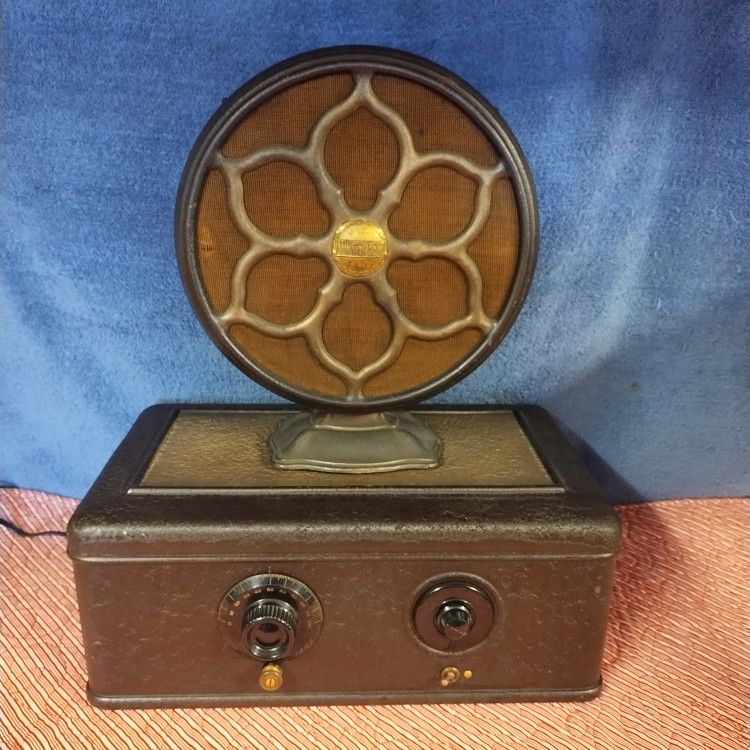 RADIO ANTIQUE ATWATER KENT WORKING