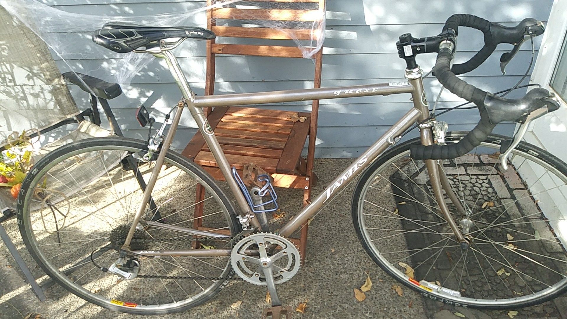 Jamis 'Quest' 22" (L) Road Bike - Good Condition - Asking $250 obo