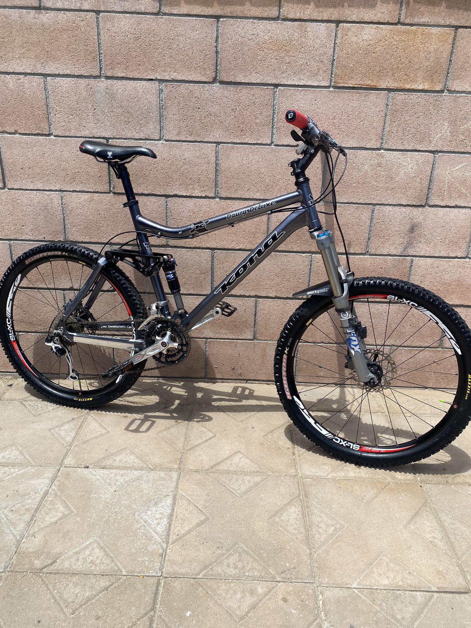 2009 Kona Dawg Deluxe Mountain Bike