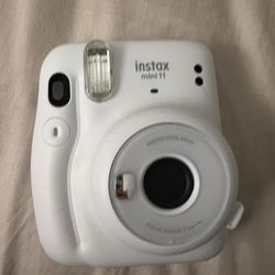 Fujifilm Instax Mini 11 With Camera Bag