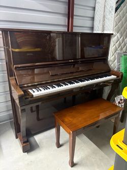 Samick upright piano