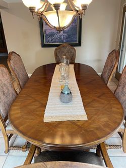 Beautiful pedestal wood dining room table