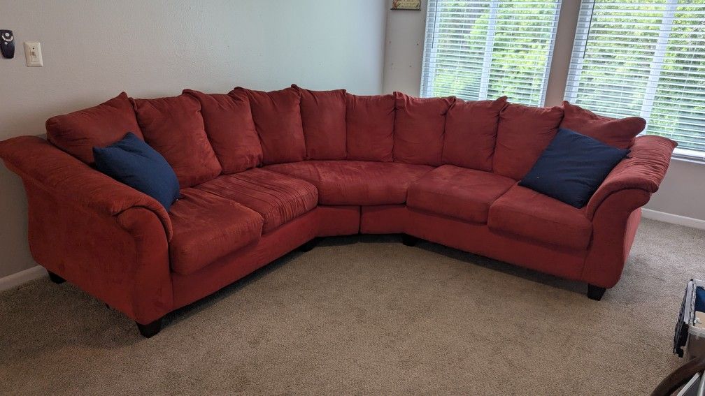 Darcy 2-Piece Sectional