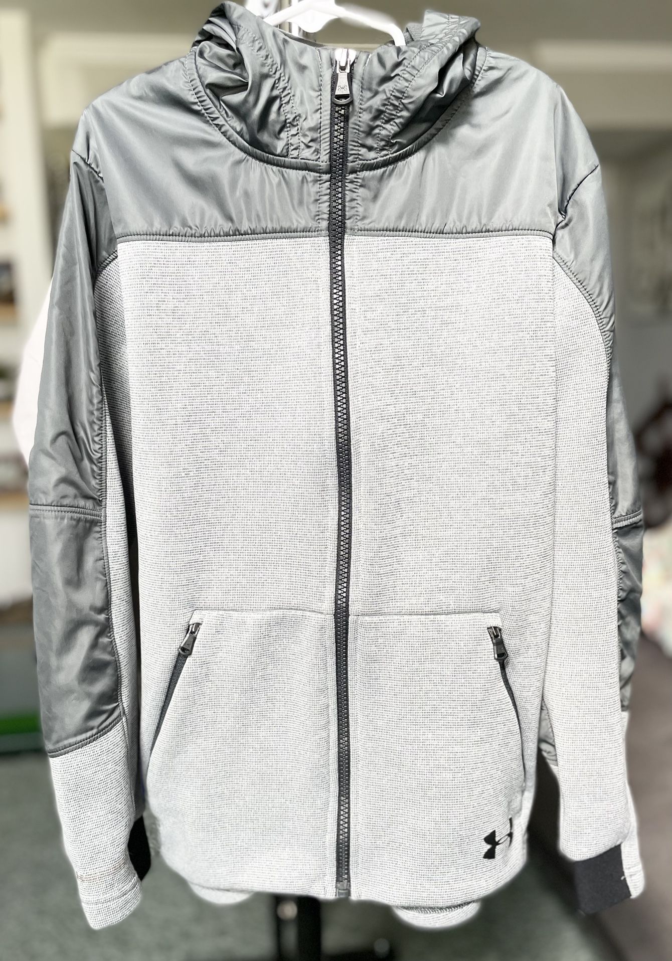 Under Armour Boys Youth M Hooded Zipper Jacket With Zipper Pockets In Gray 