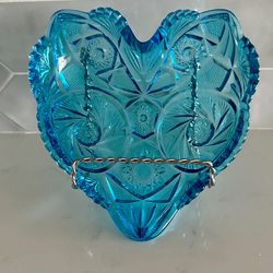Vintage LE Smith Heritage heart shaped Aqua glass candy dish/ trinket holder. 