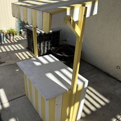 Outdoor Wooden Toy/lemonade Stand/ Toy Storage 