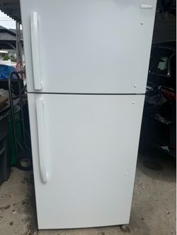 Like new Refrigerator for sale
