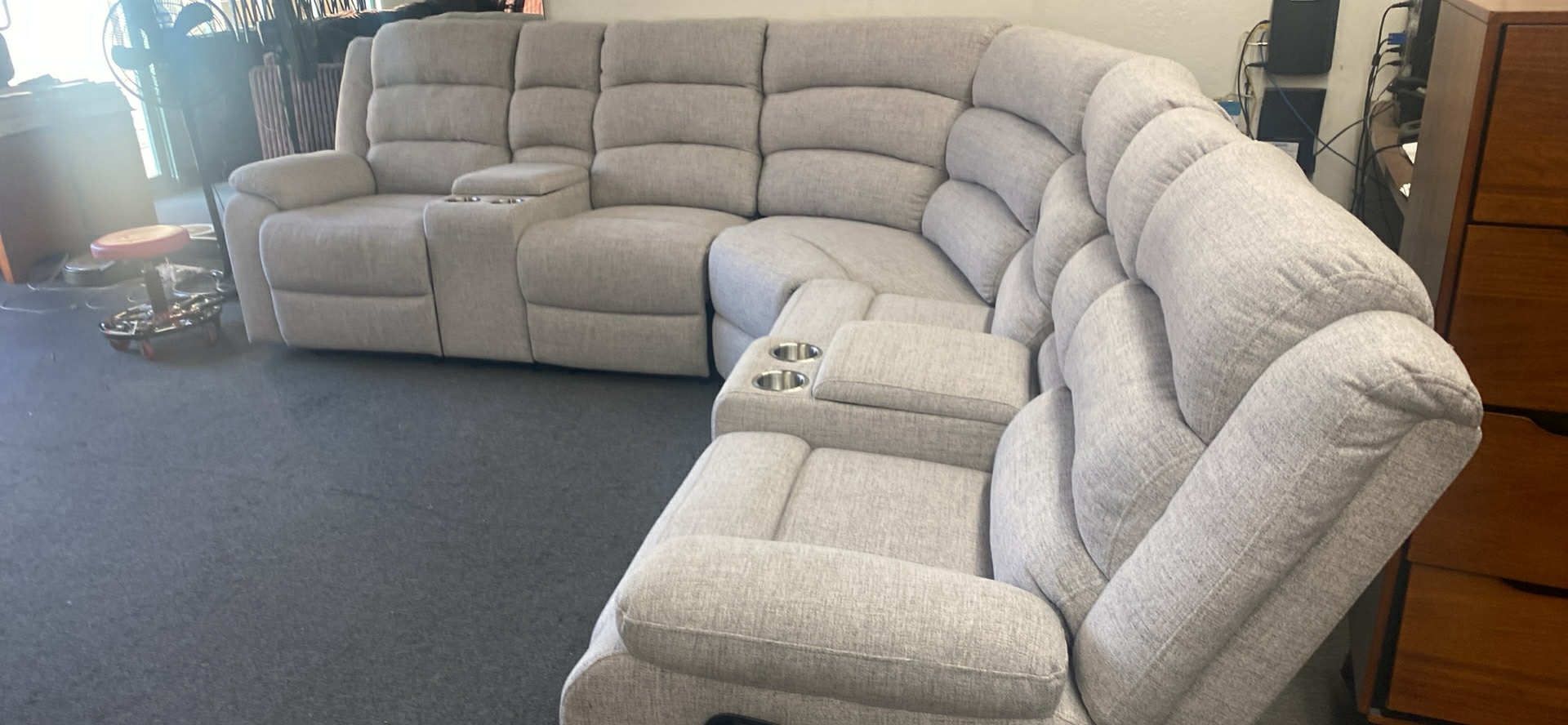 New Bone Recliner Sectional Couch! Free Delivery 🚚!