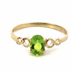 Woman’s Ladies 10k Yellow Gold Green Stone Ring Size 5.5 GP3118584