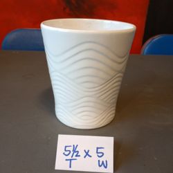 White Ceramic Plant Pot - Wavy Lines