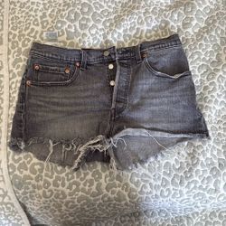 Women’s Levi’s short 