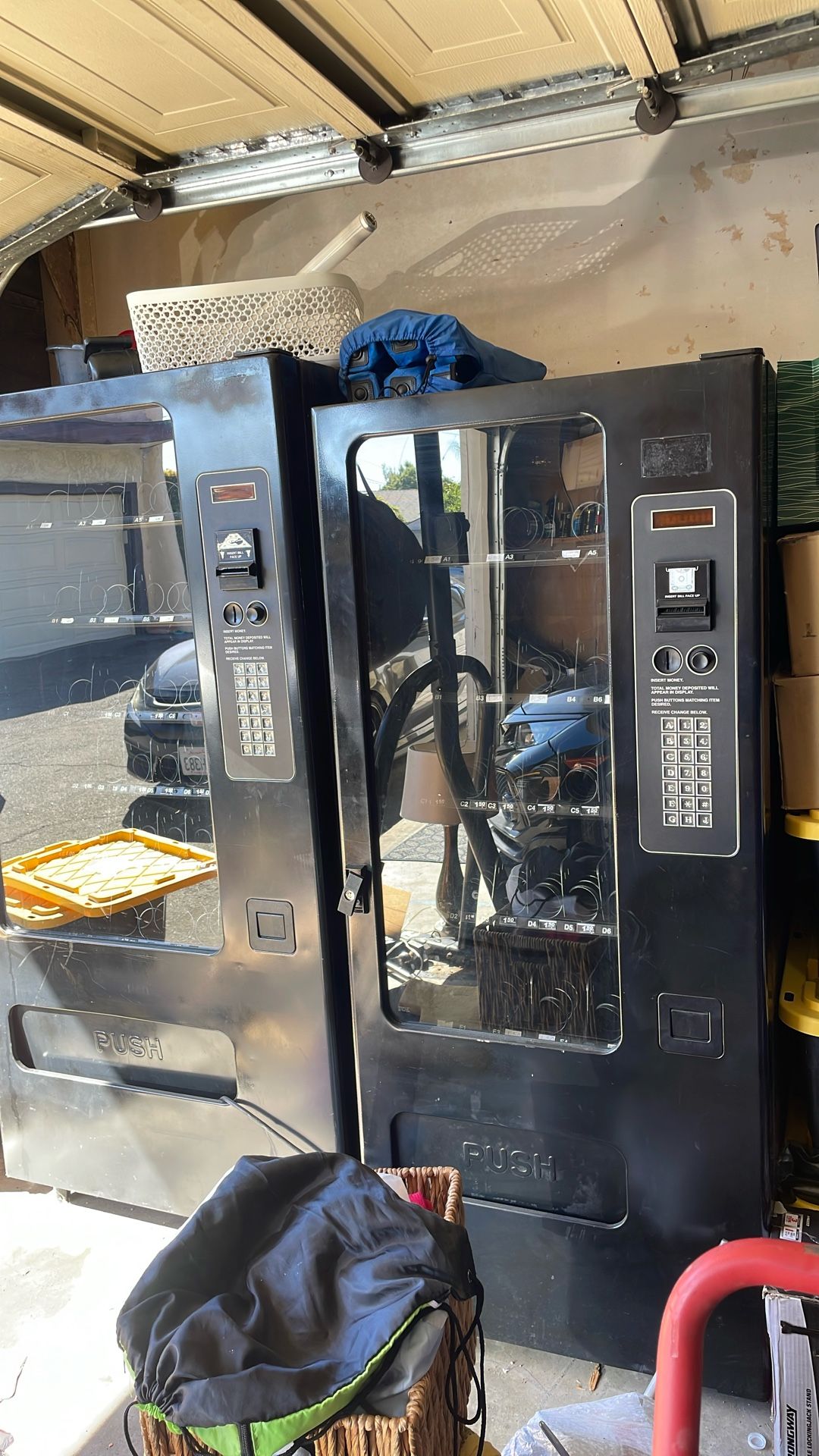 Two Vending Machines 