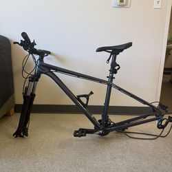 Cannondale Trail 5 (29”) – Medium Frame