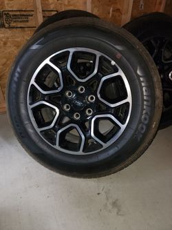 Ford F-150 Tires 265/60R18 (4)